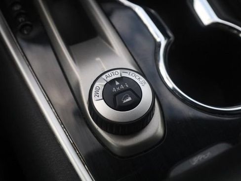 Used 2019 Nissan Pathfinder SV w/ SV All Weather Package AWD/4WD image 20