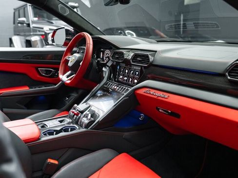Used 2021 Lamborghini Urus image 37