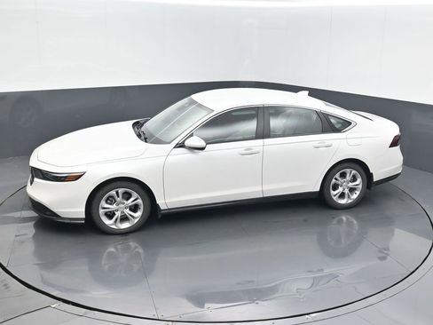 Used 2025 Honda Accord LX image 12