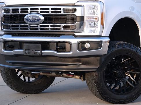 Used 2023 Ford F250 XLT w/ FX4 Off-Road Package image 8