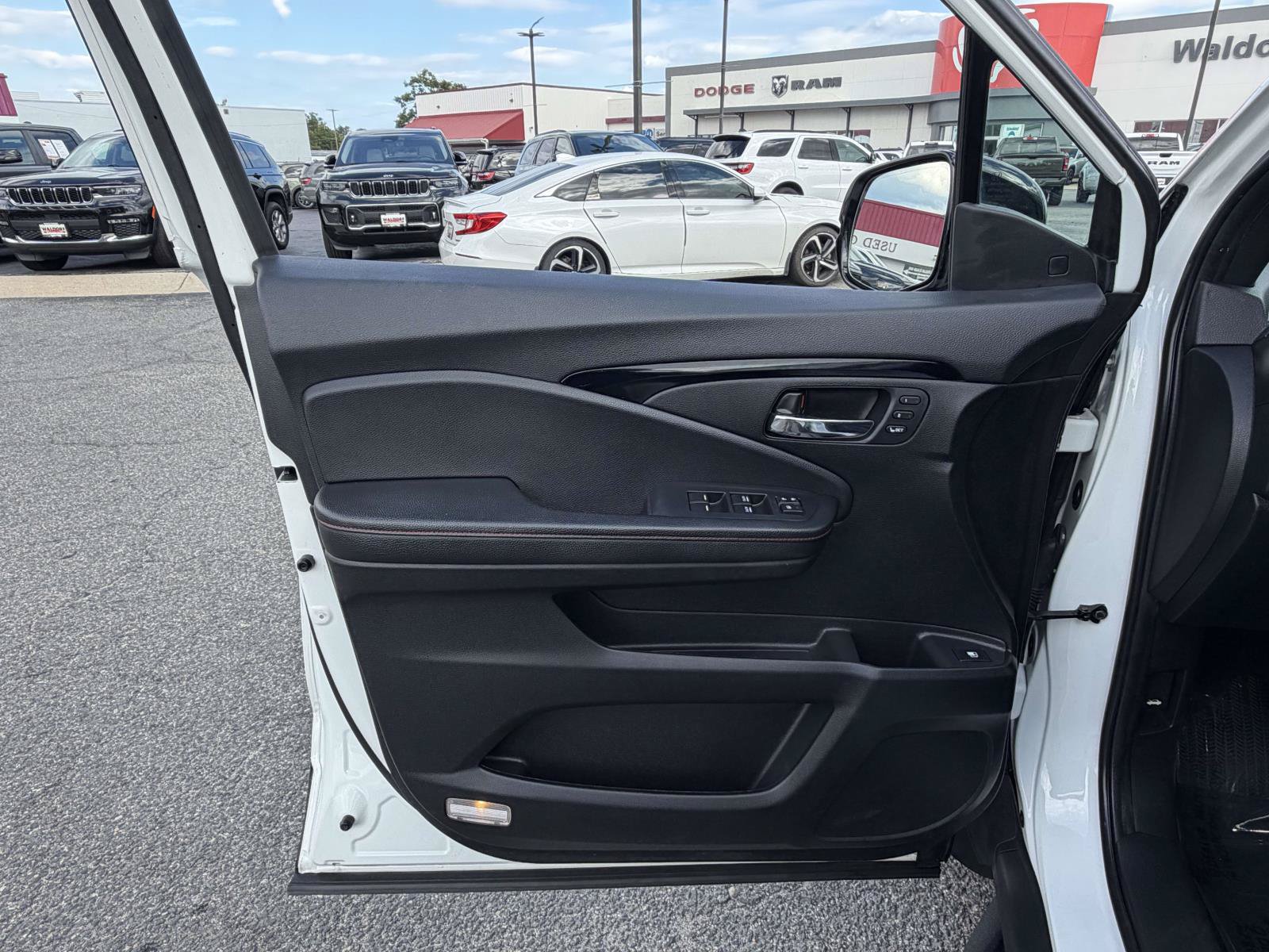 Used 2022 Honda Ridgeline Black Edition image 22