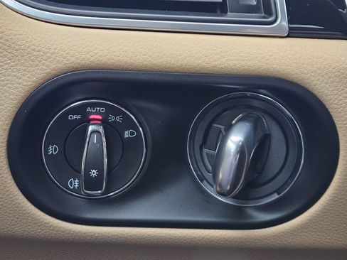 Used 2018 Porsche Macan image 21