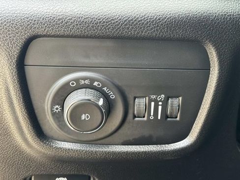 Used 2021 Jeep Grand Cherokee L Limited AWD/4WD image 40