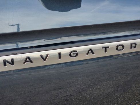 New 2026 Lincoln Navigator Reserve image 17