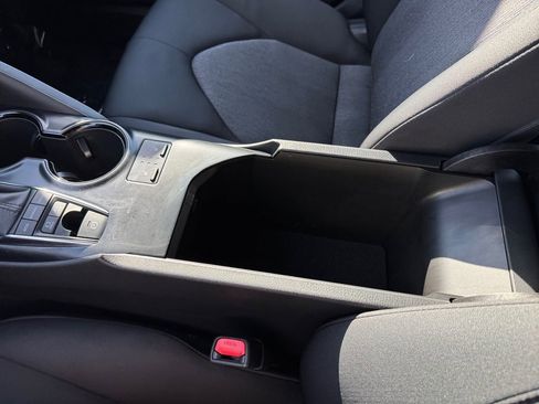 Certified 2019 Toyota Camry LE FWD image 31