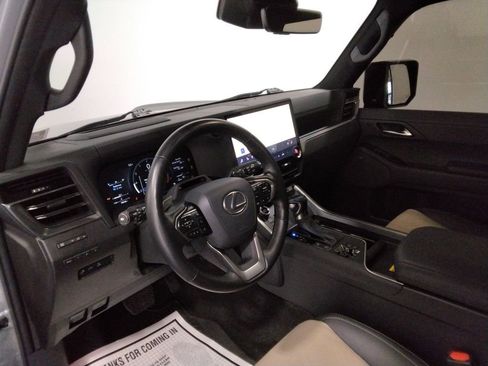 Used 2024 Lexus GX 550 image 33