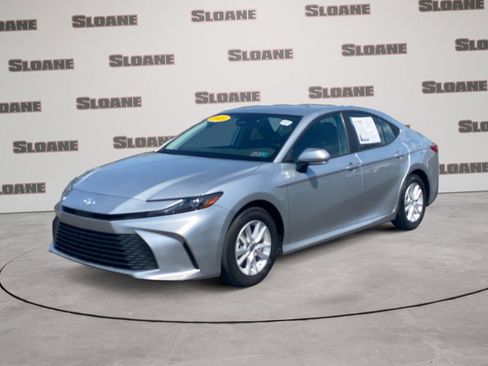 Used 2025 Toyota Camry LE w/ Convenience Package image 1