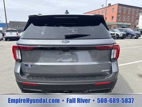 Used 2025 Ford Explorer ST-Line AWD/4WD image 4
