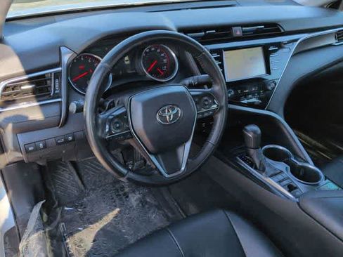Used 2018 Toyota Camry XSE image 10