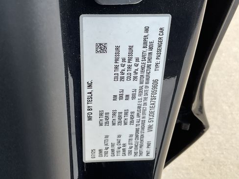 Used 2025 Tesla Model 3 Long Range RWD image 29