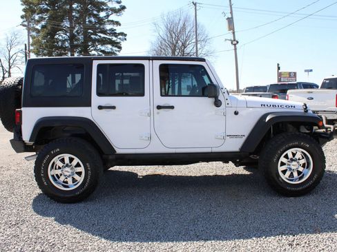 Used 2015 Jeep Wrangler Unlimited Rubicon AWD/4WD image 6