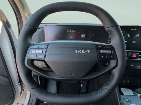 New 2026 Kia Sportage EX FWD image 31