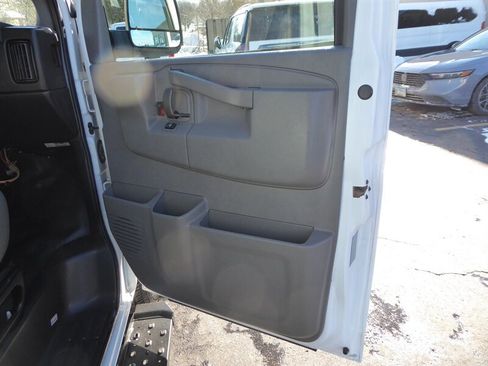 Used 2017 Chevrolet Express 2500 LS image 22