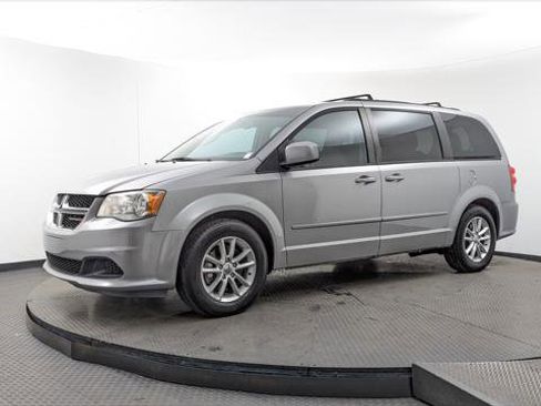 Used 2016 Dodge Grand Caravan SXT w/ Rear Park Assist Package image 2