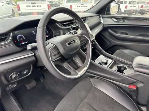 Used 2023 Jeep Grand Cherokee L Laredo AWD/4WD image 23