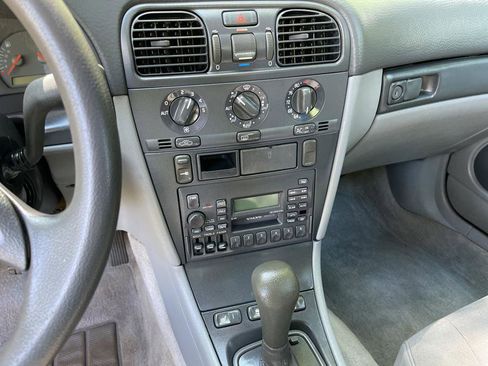 Used 2000 Volvo S40 image 36