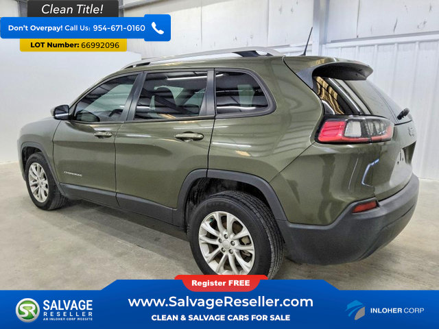 Used 2021 Jeep Cherokee Latitude FWD image 3