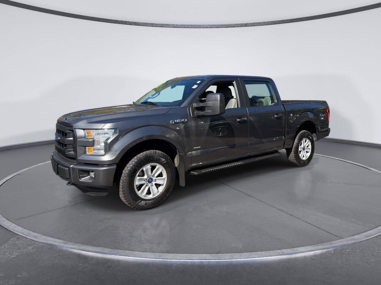 Used 2016 Ford F150 XL w/ Equipment Group 101A Mid AWD/4WD image 1