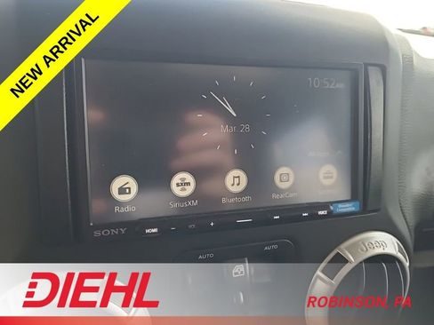 Certified 2016 Jeep Wrangler Unlimited Rubicon w/ Connectivity Group AWD/4WD image 8