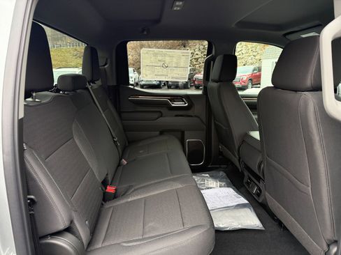 New 2026 GMC Sierra 1500 SLE w/ Max Trailering Package AWD/4WD image 19