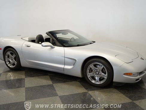 Used 1998 Chevrolet Corvette Convertible w/ Performance Handling Pkg RWD image 16