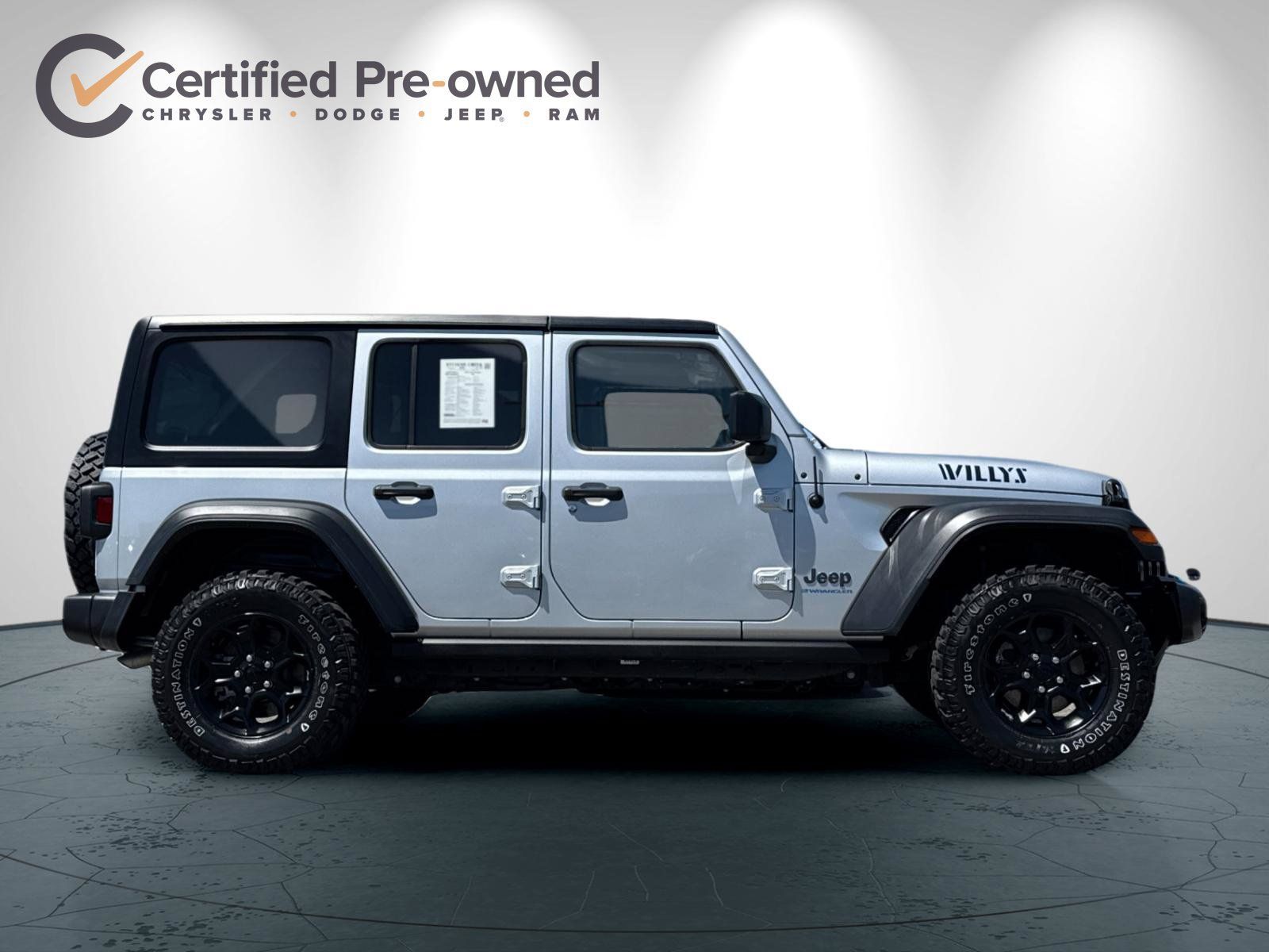 Used 2023 Jeep Wrangler Unlimited w/ Cold Weather Group AWD/4WD image 3