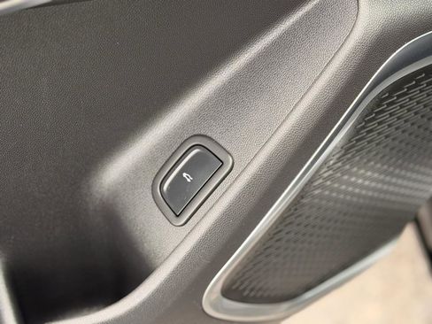 Used 2025 GMC Acadia Denali image 12