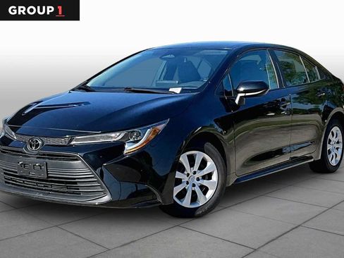 Used 2023 Toyota Corolla LE FWD image 1