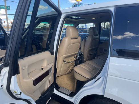 Used 2011 Land Rover Range Rover HSE LUX image 20