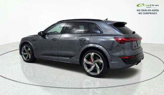 Used 2024 Audi Q8 e-tron Prestige w/ Prestige Package AWD/4WD image 5