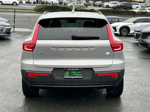 Used 2023 Volvo XC40 Recharge Plus image 6