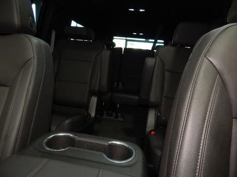 Used 2023 Chevrolet Suburban Z71 image 37