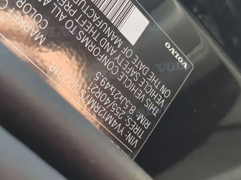 Certified 2025 Volvo XC60 B5 Ultra w/ Protection Package Premier AWD/4WD image 33