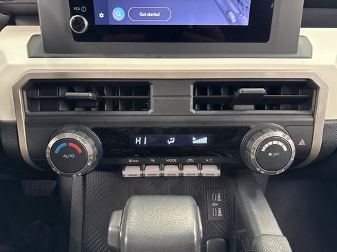 Certified 2024 Toyota Tacoma TRD Off-Road image 24