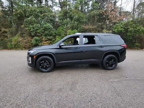 Used 2023 Chevrolet Traverse LT w/ Midnight/Sport Edition image 10