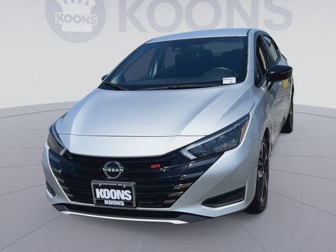Used 2024 Nissan Versa SR FWD image 5
