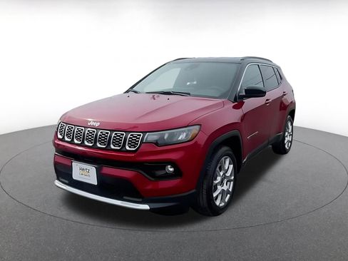 Used 2025 Jeep Compass Limited image 7