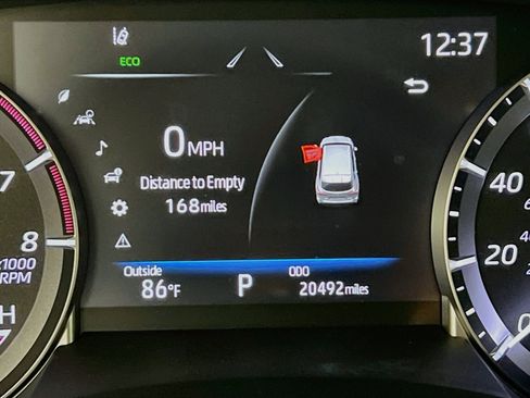Used 2024 Toyota Highlander LE FWD image 22
