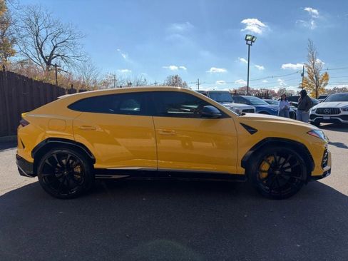 Used 2020 Lamborghini Urus image 5
