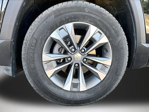 Used 2025 Chevrolet Equinox LT w/ Convenience Package II AWD/4WD image 32