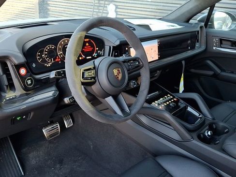 New 2026 Porsche Cayenne GTS AWD/4WD image 4