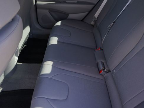 Used 2025 Hyundai Elantra SE image 19