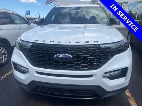 Used 2023 Ford Explorer ST-Line w/ Class IV Trailer Tow Package image 2