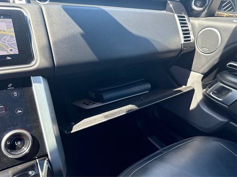 Used 2020 Land Rover Range Rover image 31