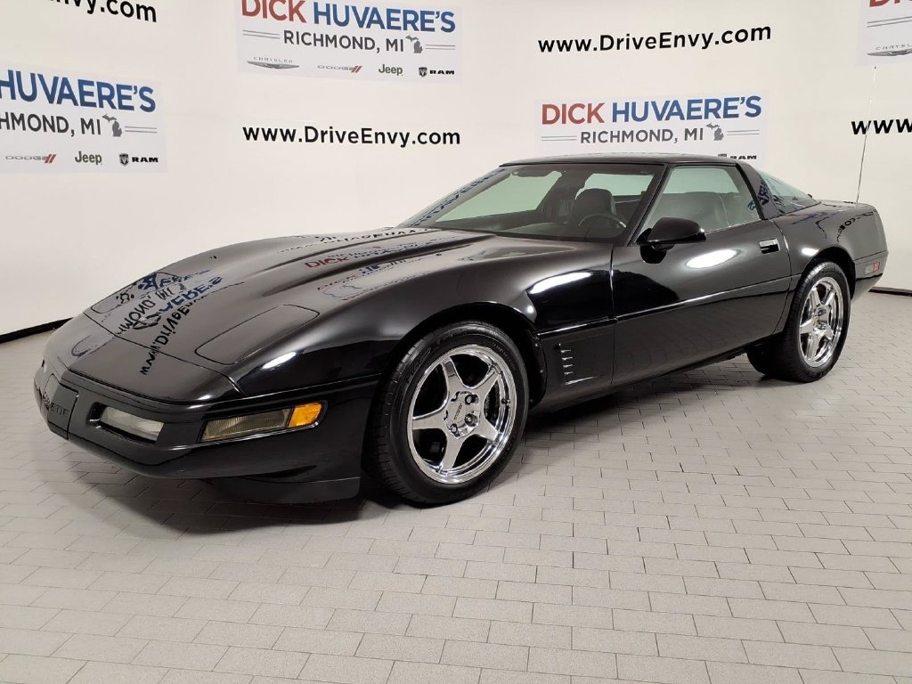 Used 1995 Chevrolet Corvette Coupe RWD image 1