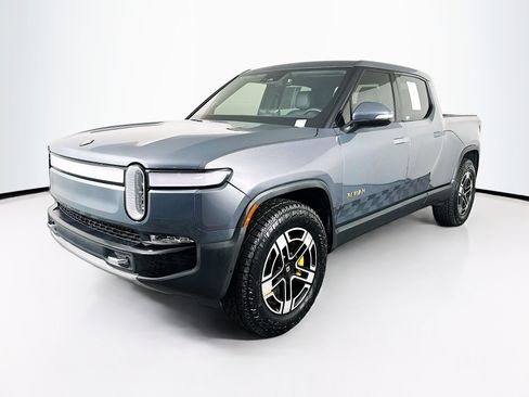 Used 2022 Rivian R1T Adventure image 3
