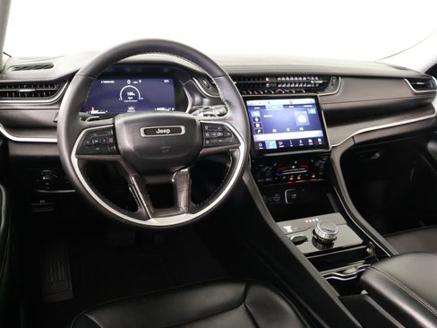 Used 2023 Jeep Grand Cherokee L Limited AWD/4WD image 2