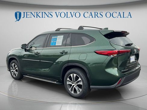 Used 2023 Toyota Highlander XLE FWD image 5