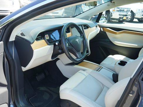 Used 2018 Tesla Model X 75D AWD/4WD image 12