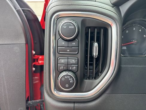 Used 2022 Chevrolet Silverado 2500 LT w/ Convenience Package image 13